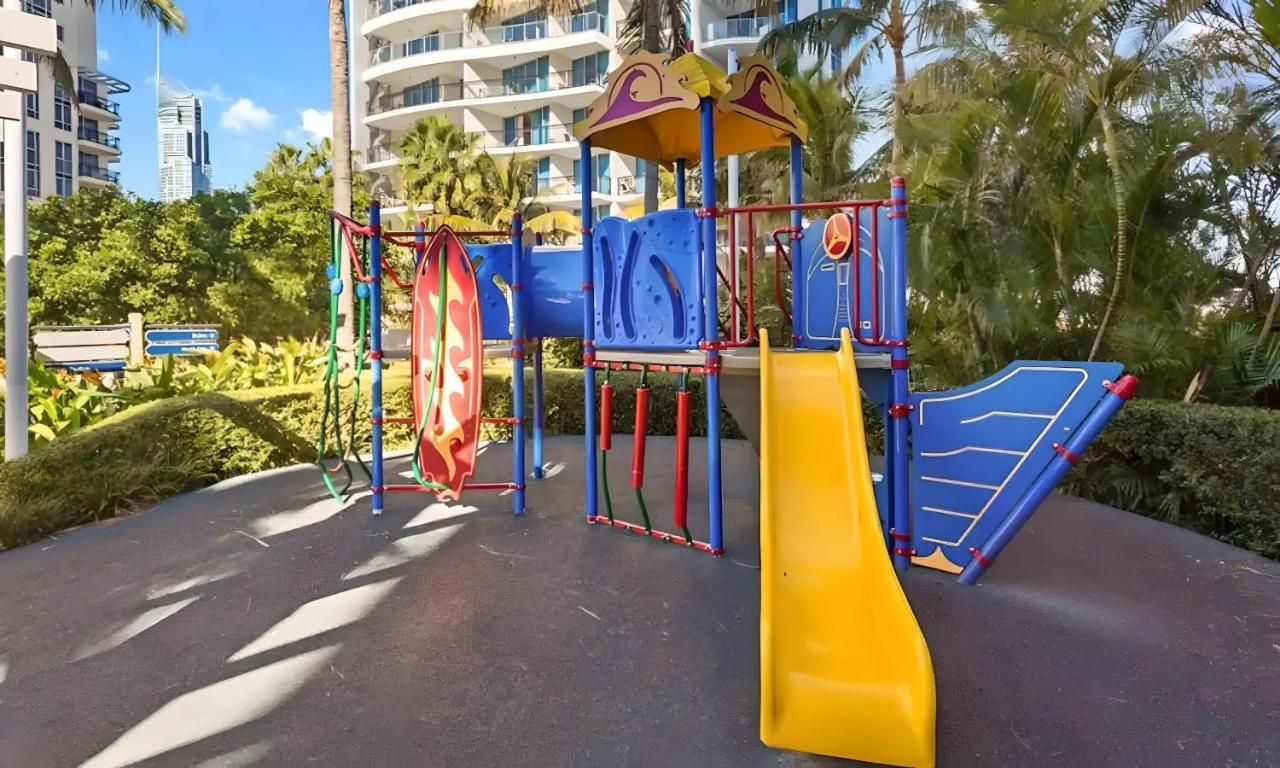 Iconic Chevron Renaissance Private Apartment Gold Coast